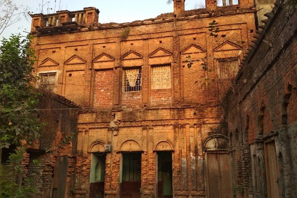 Baba Adam Mosque entrance